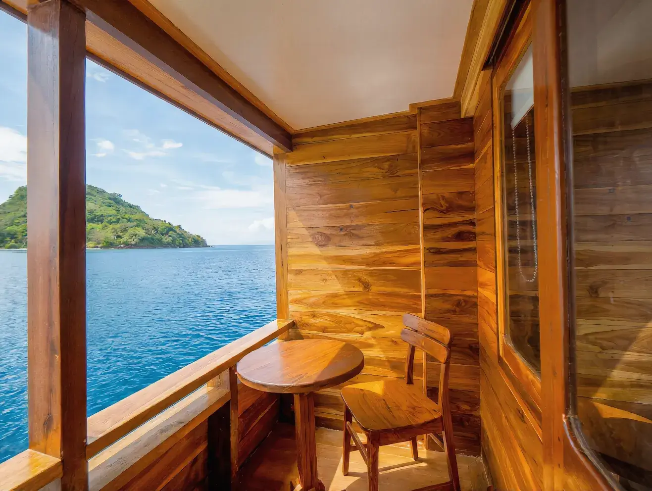 Suite Cabin 1 Balcony | Naturalia Cruise | Komodo National Park Suite Cabin 1 Balcony | Naturalia Cruise | Komodo National Park